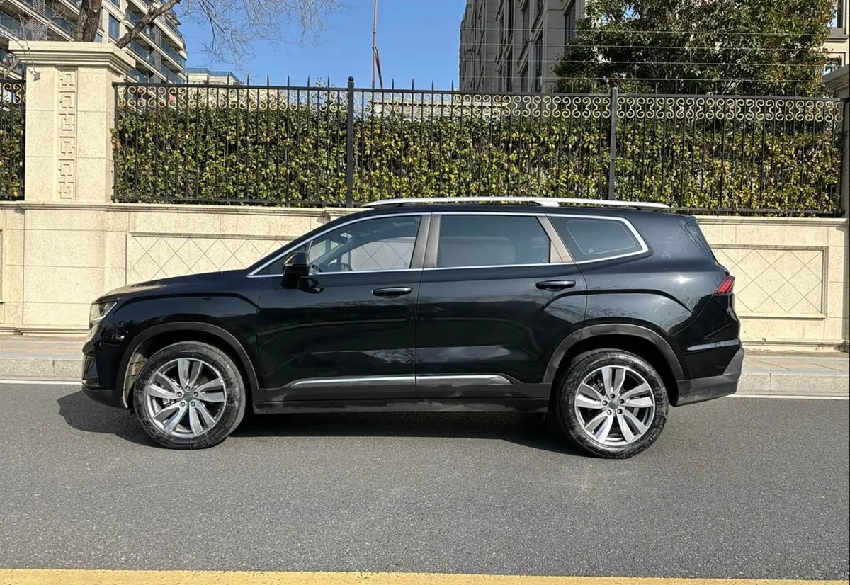 GEELY OKAVANGO ПОЛНОЦЕННЫЕ 3 РЯДА СИДЕНИЙ (7 МЕСТ) 2022