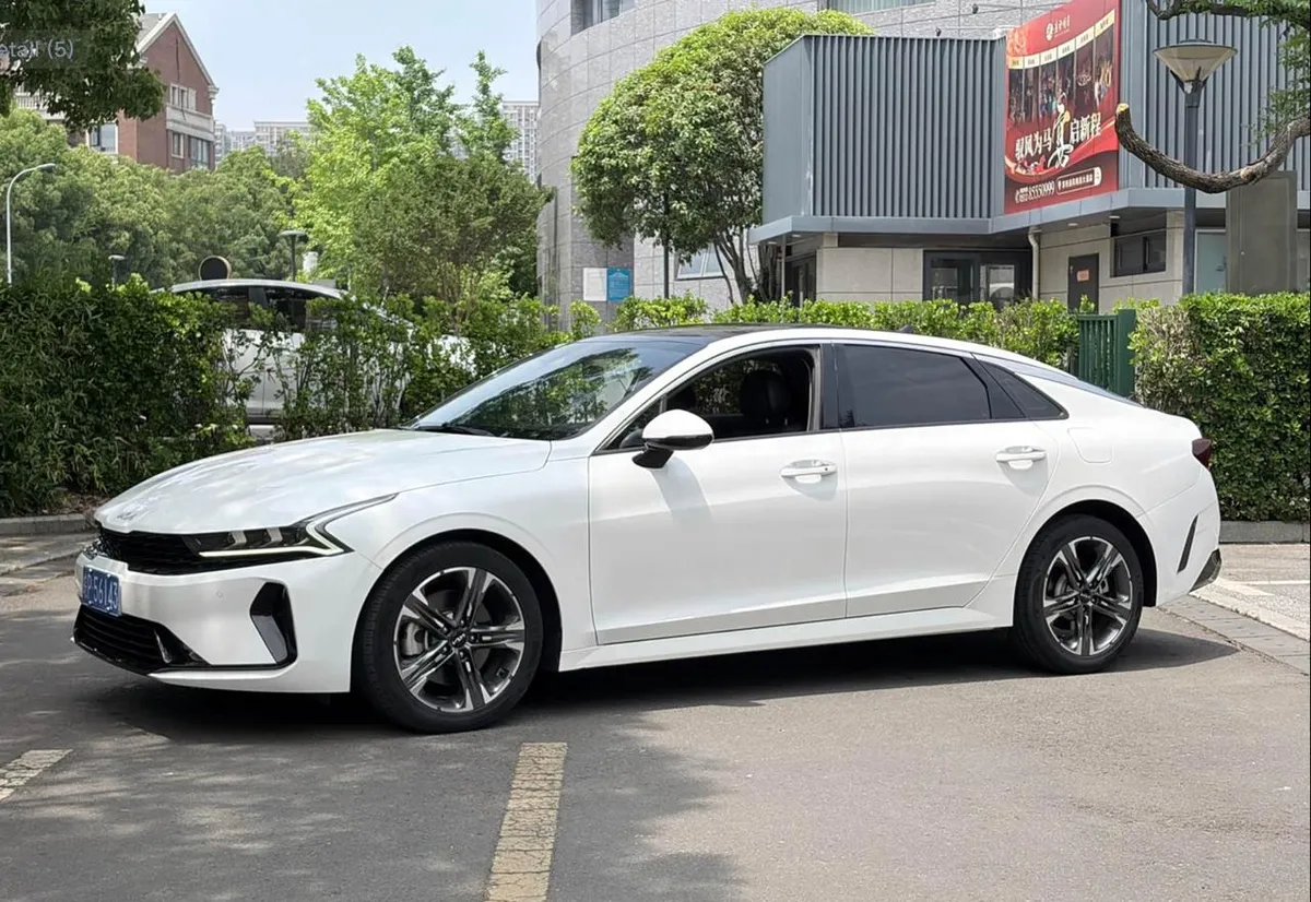 KIA K5 REFRESH МОЩНЫЙ ТОП-МОТОР 2.0Т (ИНДЕКС 380T) + КЛАССИЧЕСКИЙ АВТОМАТ (АКПП) 2022