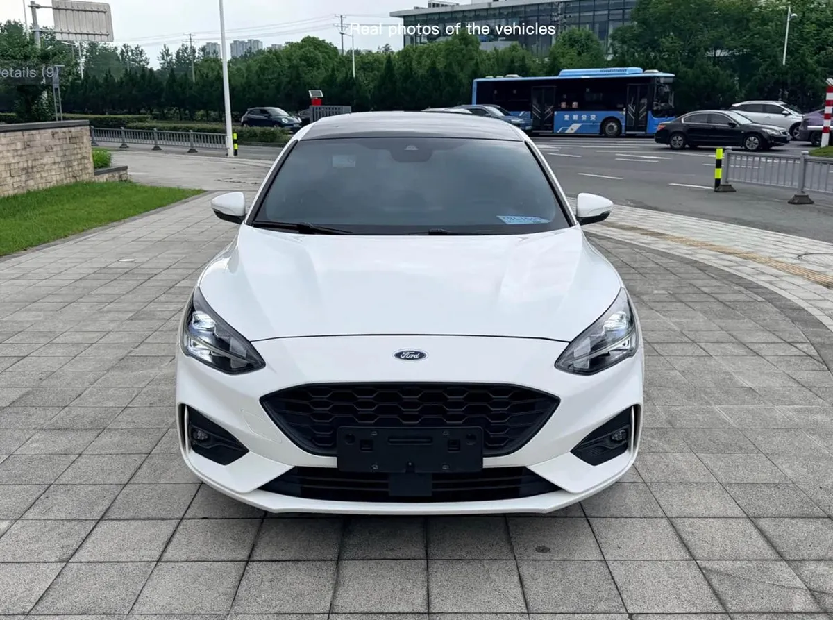 FORD FOCUS HATCHBACK ECOBOOST 180 2021