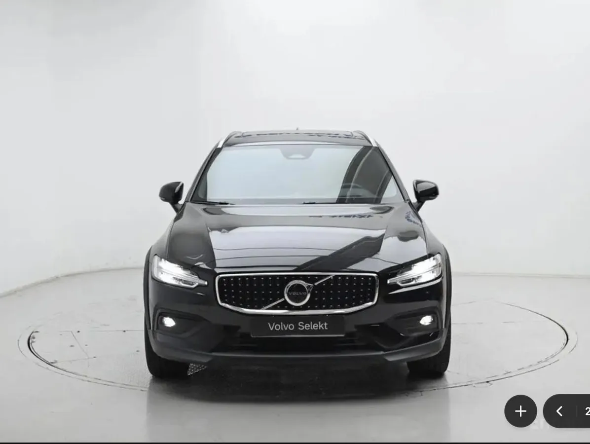 VOLVO V60 CROSS COUNTRY B5 2024