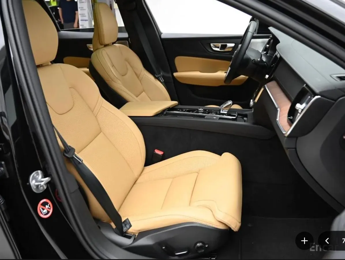 VOLVO V60 CROSS COUNTRY B5 2024