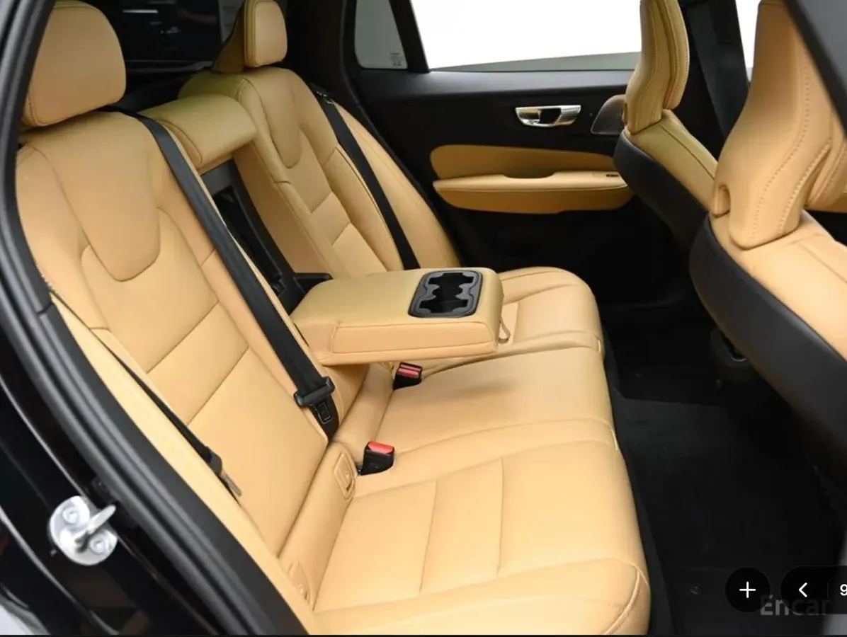 VOLVO V60 CROSS COUNTRY B5 2024