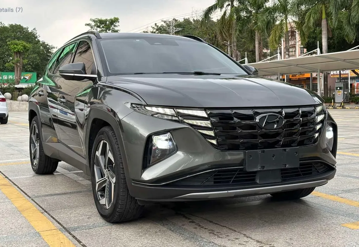 HYUNDAI TUCSON LUX PREMIUM EDITION (УДЛИНЕННАЯ ВЕРСИЯ L УДЕРЖАНИЕ В ПОЛОСЕ LANE KEEPING ASSIST ПРЕДУПРЕЖДЕНИЕ О ВЫХ 2023