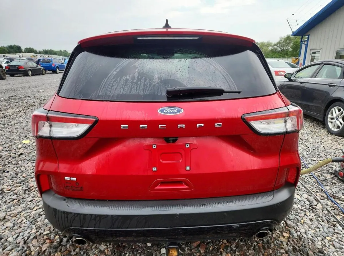FORD ESCAPE SE 2022