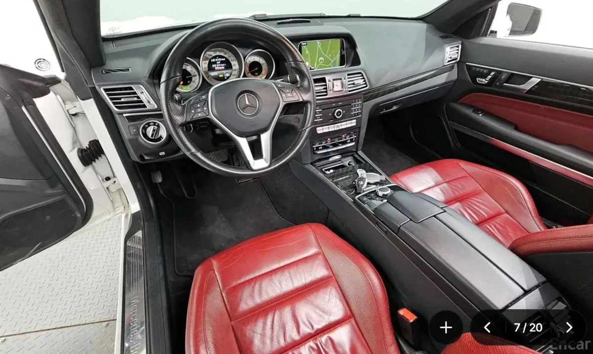 MERCEDES-BENZ E200 2015