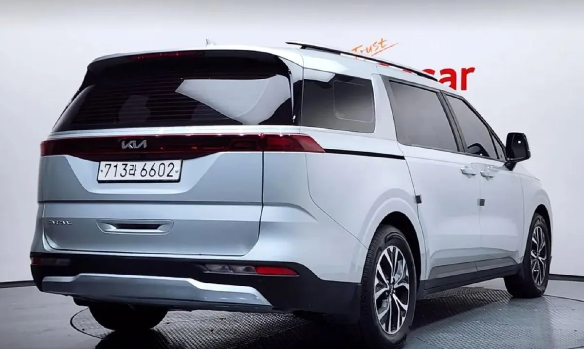 KIA CARNIVAL 4TH GENERATION 9-SEATER 2022