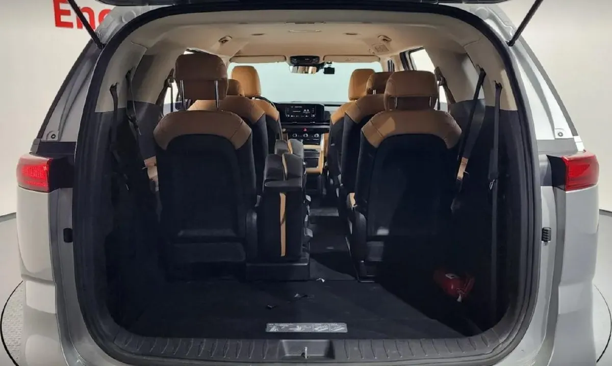 KIA CARNIVAL 4TH GENERATION 9-SEATER 2022