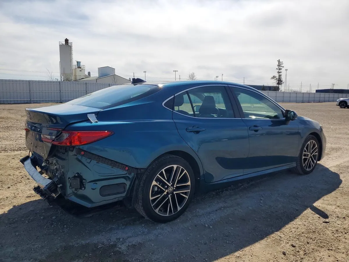 TOYOTA CAMRY 2025