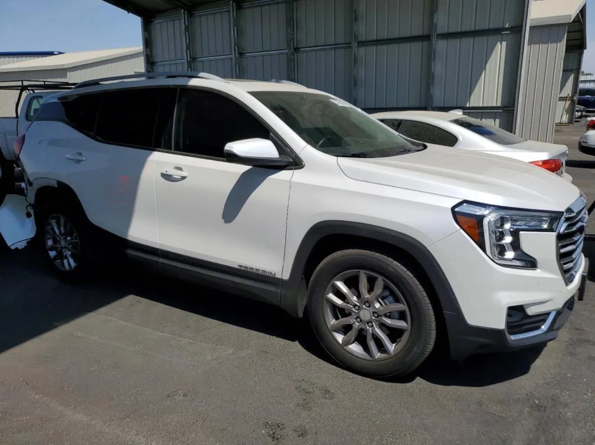GMC TERRAIN SLT 2023