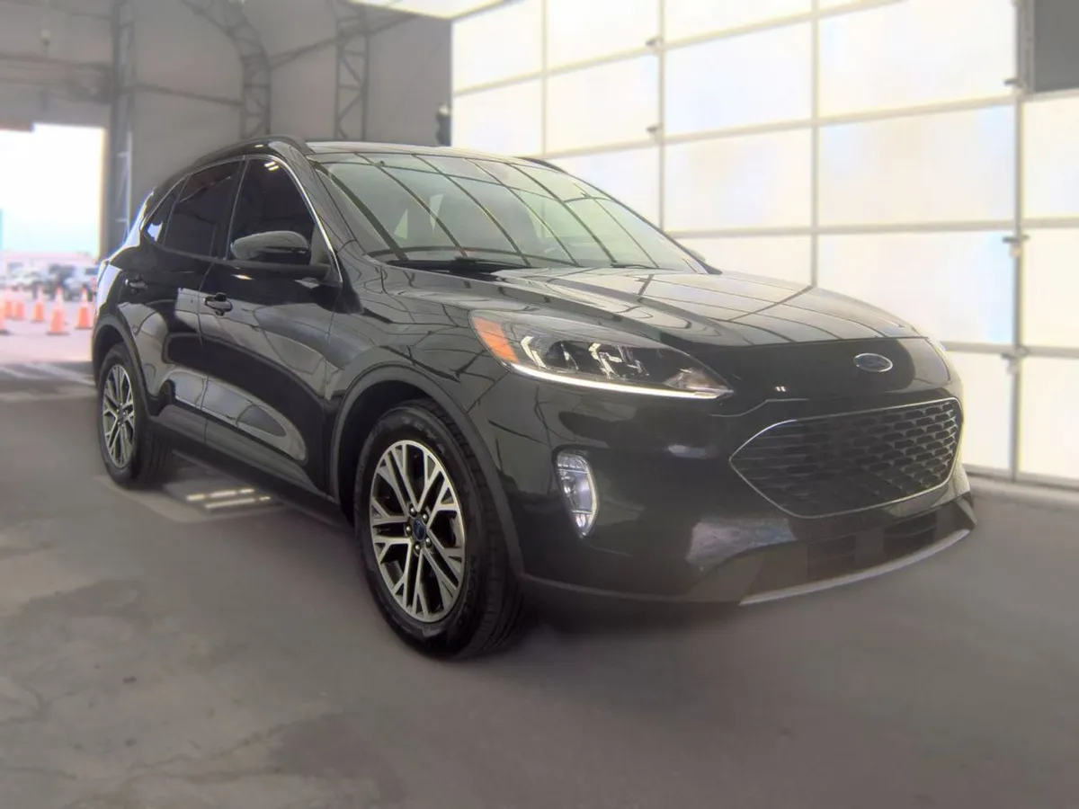 FORD ESCAPE SEL 2022