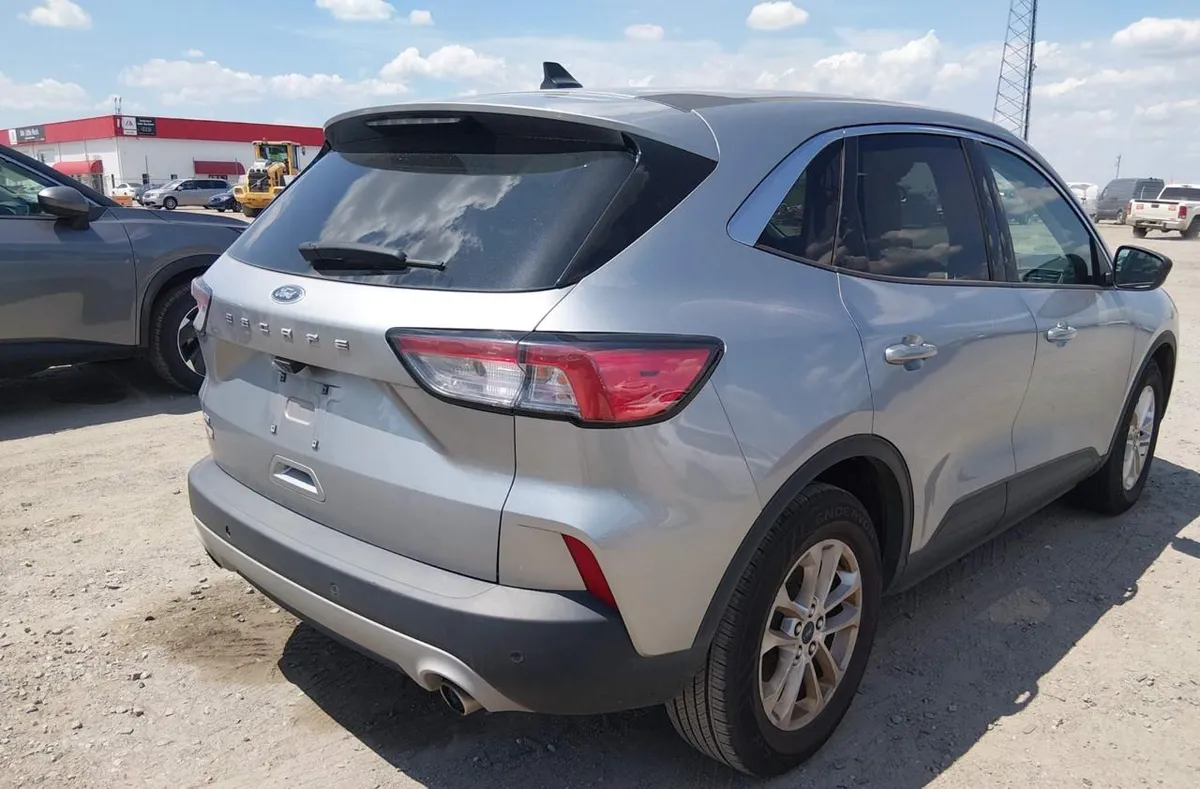 FORD ESCAPE SE 2022