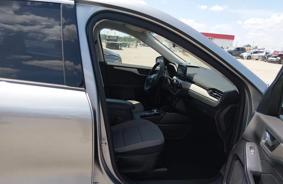 FORD ESCAPE SE 2022