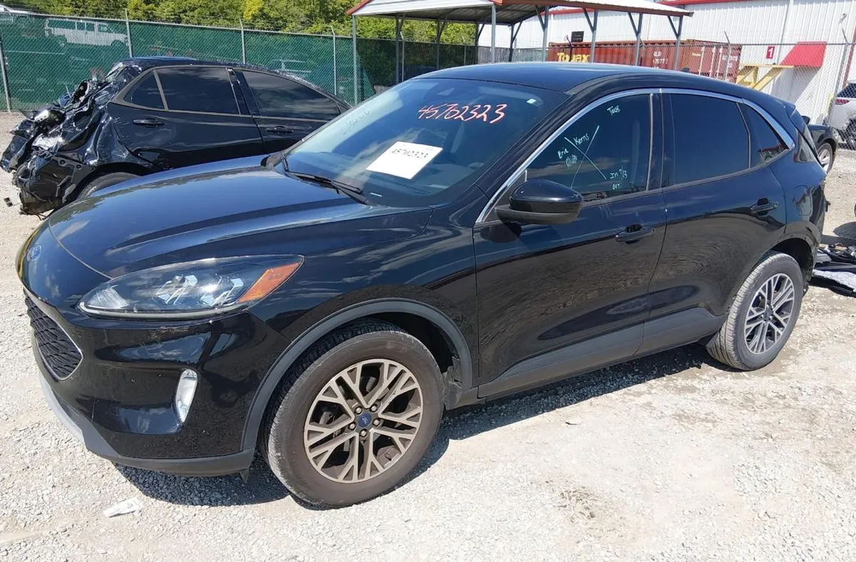FORD ESCAPE SEL 2022