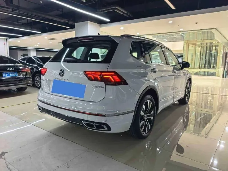 VOLKSWAGEN TIGUAN L 2022
