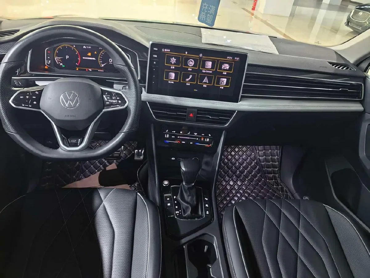 VOLKSWAGEN TIGUAN L 2022