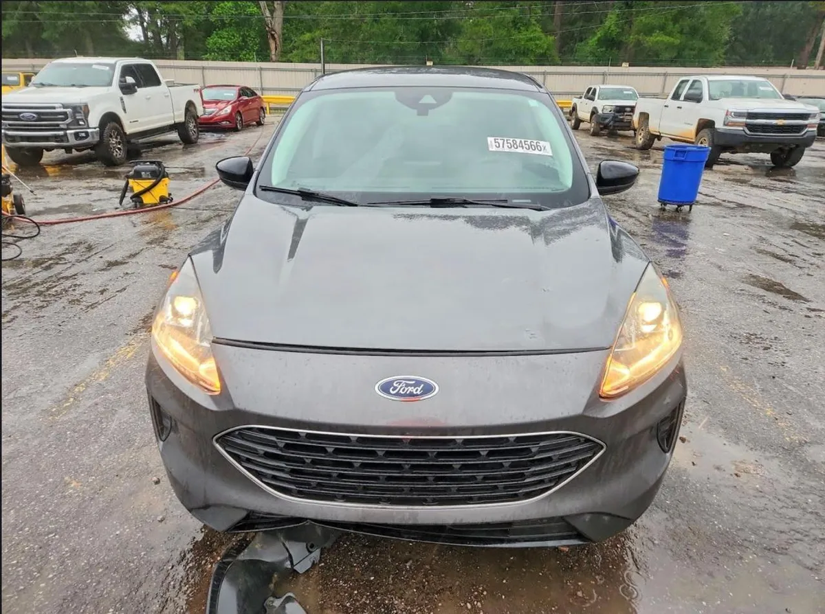 FORD ESCAPE SE 2022