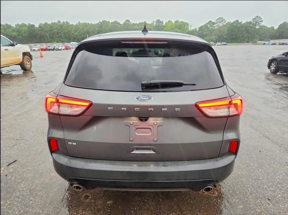 FORD ESCAPE SE 2022