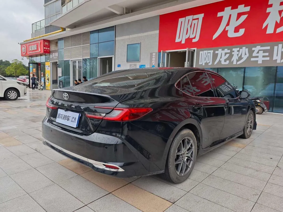 TOYOTA CAMRY 2024