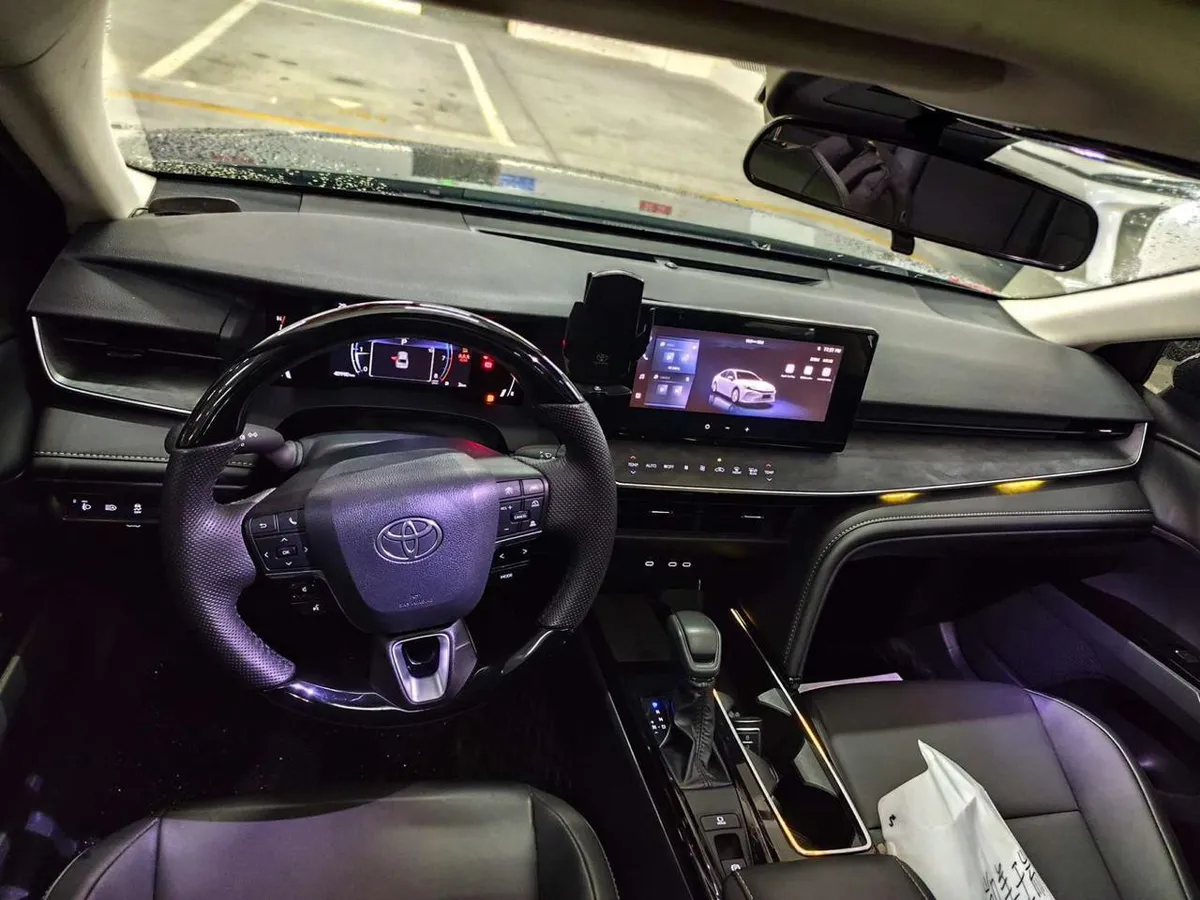 TOYOTA CAMRY 2024