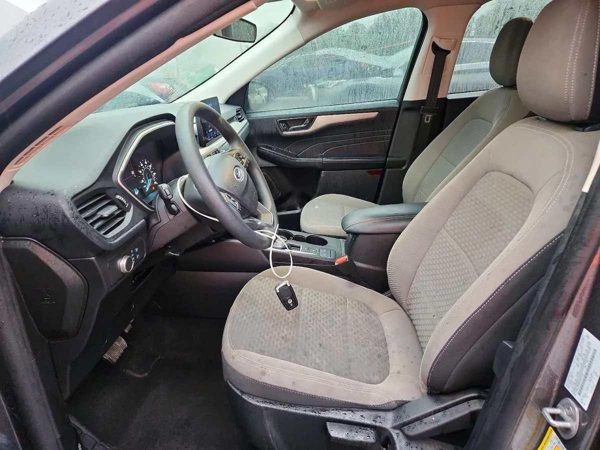 FORD ESCAPE SE 2022