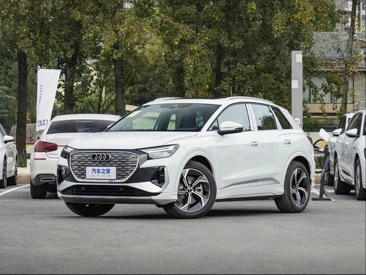 AUDI Q4 E-TRON МОДИФИКАЦИЯ 40 E-TRON МОЩНОСТЬЮ 204 Л.С. (310 Н М) С БАТАРЕЕЙ ЕМКОСТЬЮ 84.8 КВТ Ч (ЗАПАС ХОДА ДО 605 2024
