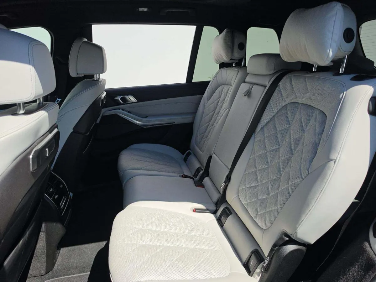 BMW X7 SPORTS ACTIVITY VEHICLE 2024