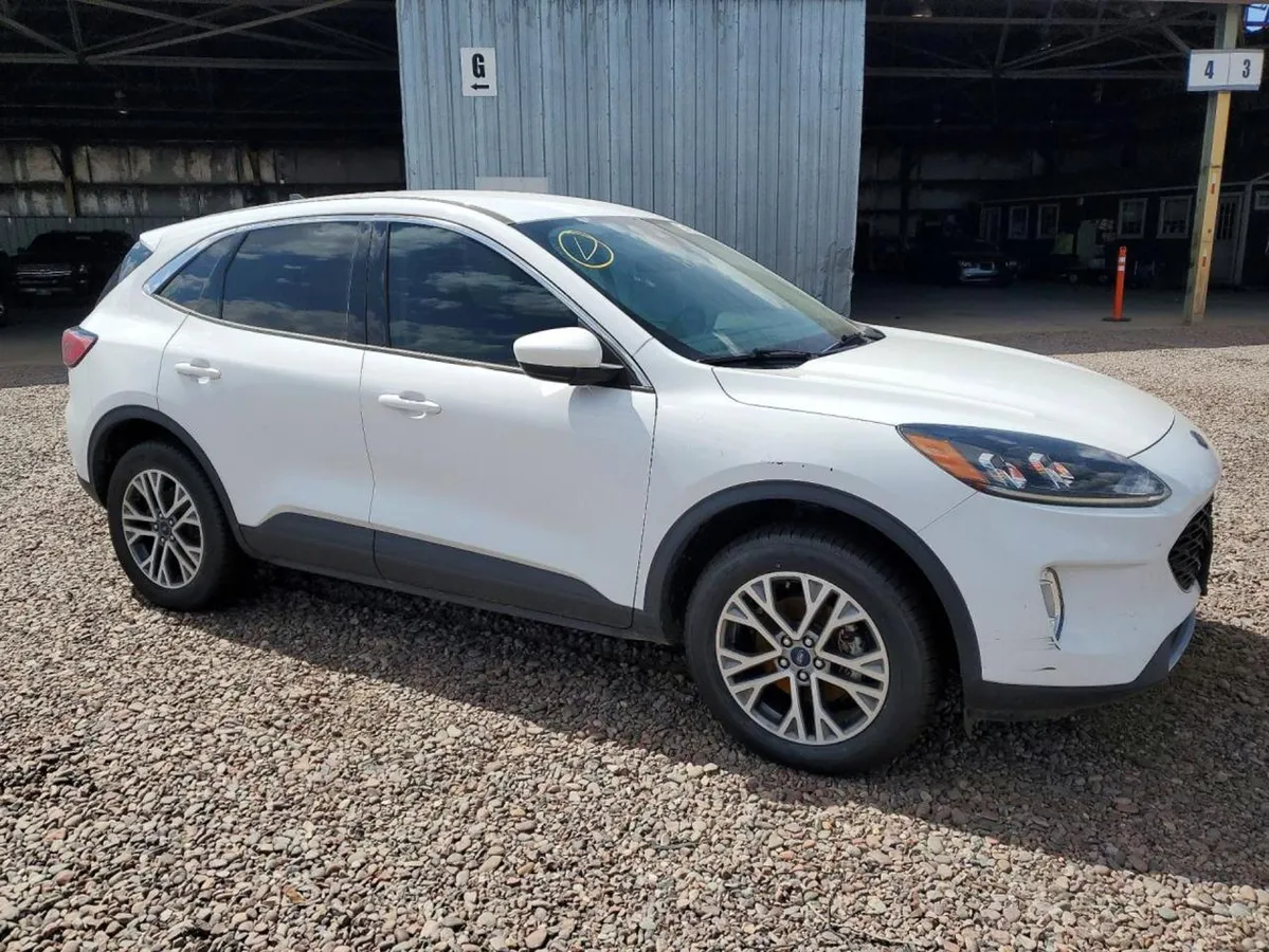 FORD ESCAPE SEL 2022