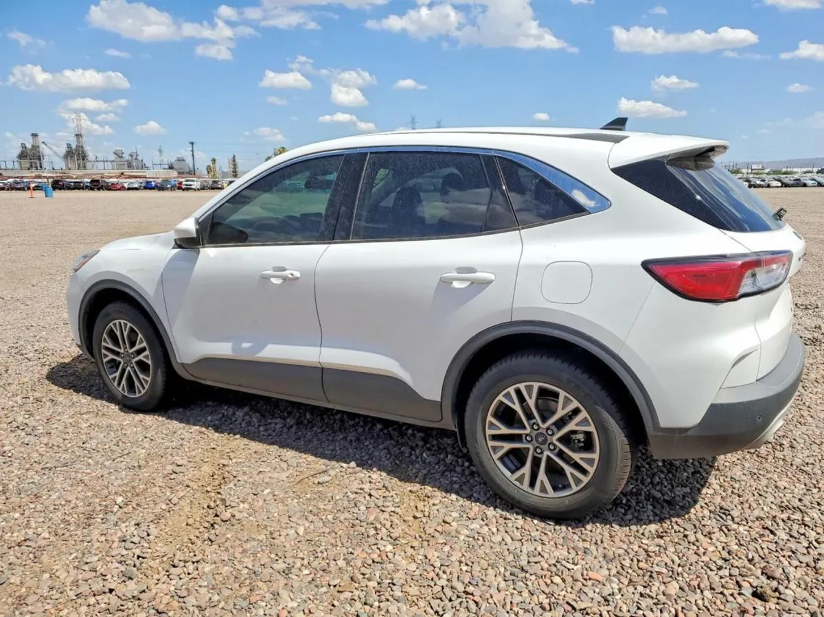 FORD ESCAPE SEL 2022