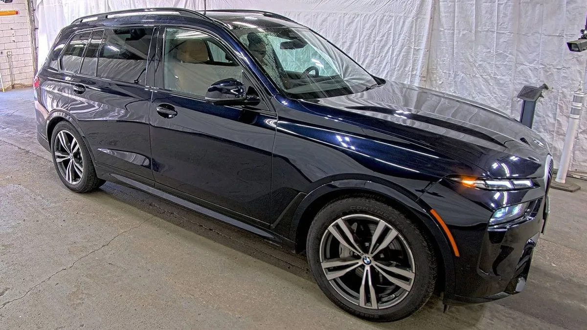 BMW X7 SPORTS ACTIVITY VEHICLE 2024