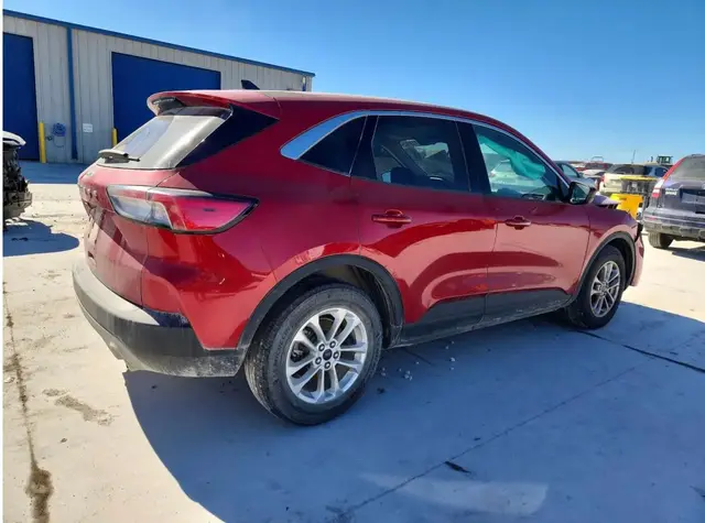 FORD ESCAPE SE 2022