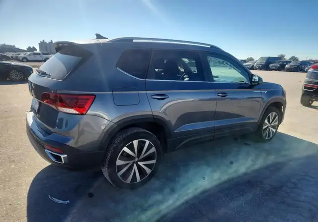 VOLKSWAGEN TAOS 2022