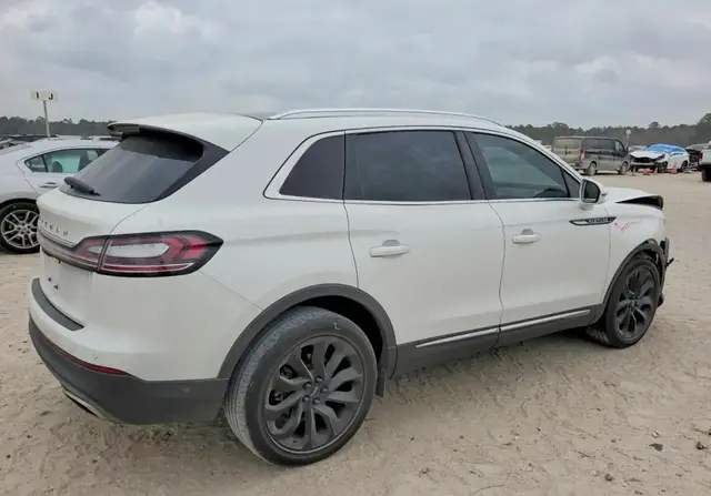 LINCOLN NAUTILUS 2021