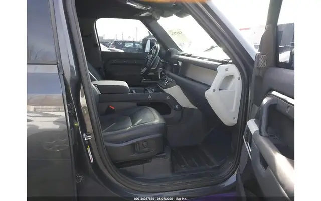 LAND ROVER DEFENDER 110 SE 2023