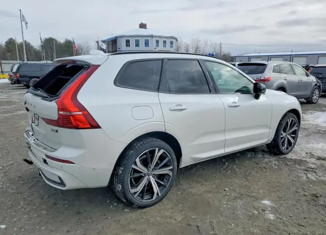 VOLVO XC60 2022