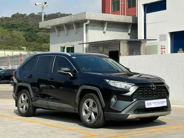 TOYOTA RAV4 FASHION PLUS 2021