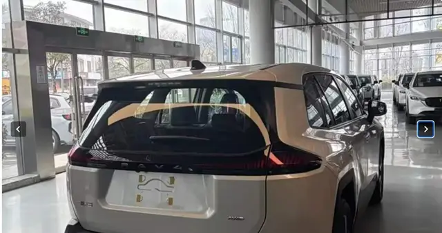 TOYOTA RAV4 R-4 2026