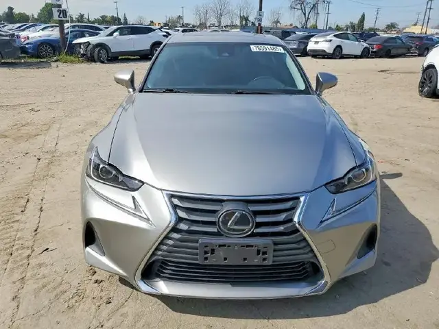 LEXUS IS 300 BASE 2018
