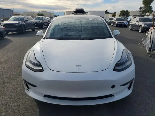 TESLA MODEL 3 2020