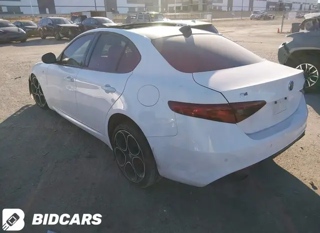 ALFA ROMEO GIULIA 2022