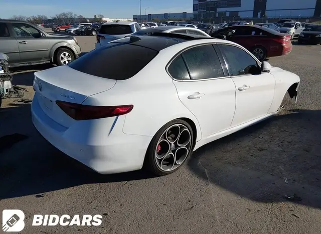 ALFA ROMEO GIULIA 2022