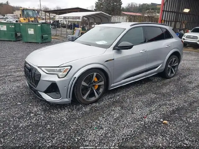 AUDI E-TRON S PREMIUM PLUS 2022