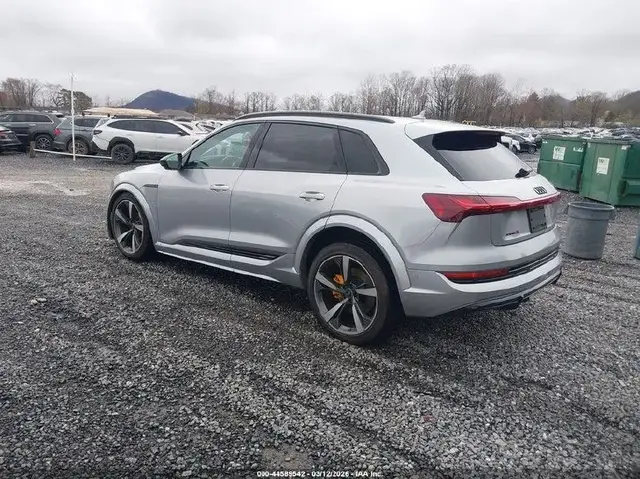 AUDI E-TRON S PREMIUM PLUS 2022