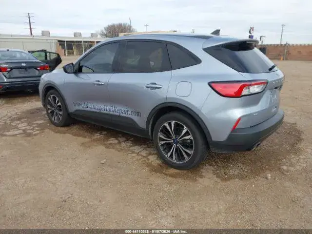 FORD ESCAPE SE 2022