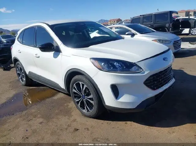 FORD ESCAPE SE 2022