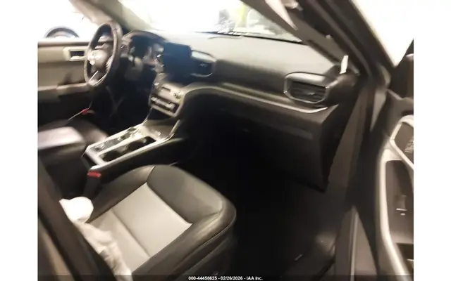 FORD EXPLORER XLT 2022