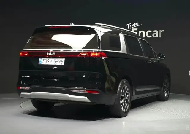 KIA CARNIVAL 2023