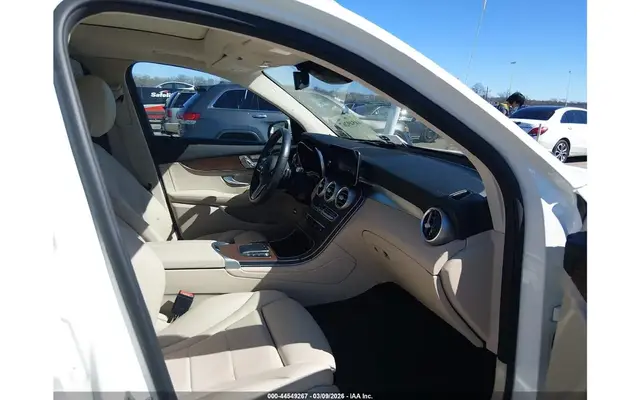 MERCEDES-BENZ GLC 300 2022