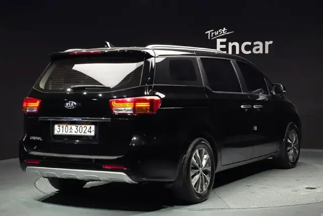 KIA CARNIVAL 2018