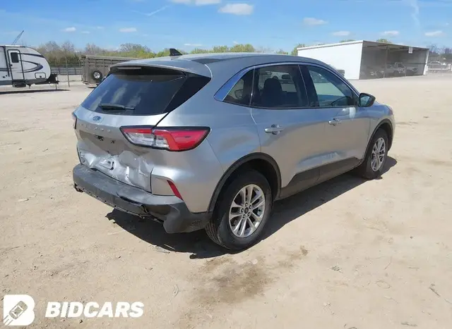 FORD ESCAPE SE 2022
