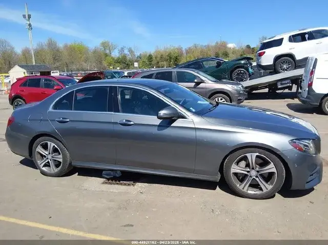 MERCEDES-BENZ E-CLASS E 300 4MATIC 2016